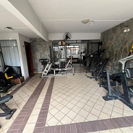 Casa Quintal Bueno! 5 Quartos Com Ar Split E Internet Ultra! Perto Do Melhor De Goiania! Marista Parques Areiao E Vaca Brava Hospital Premium Mater Dei Blue Fit Perdomo Goiania Shopping! Kültér fotó